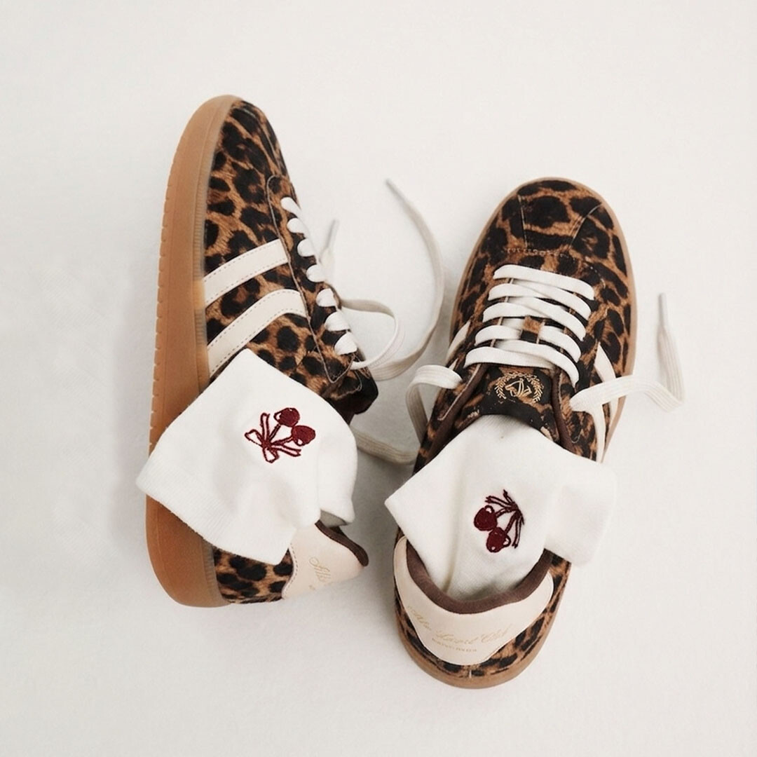 CHICSNEAKER