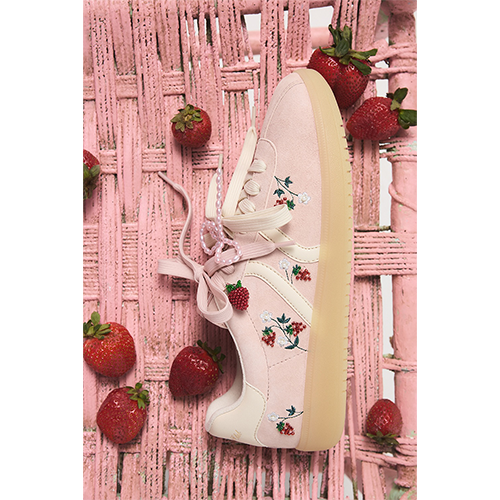 AACHICSNEAKER