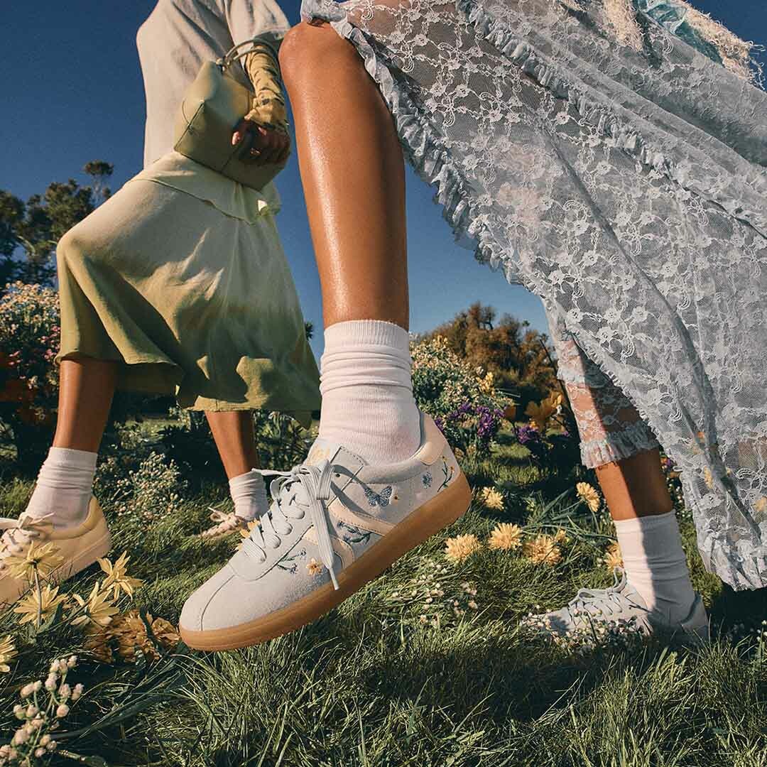 CHICSNEAKER